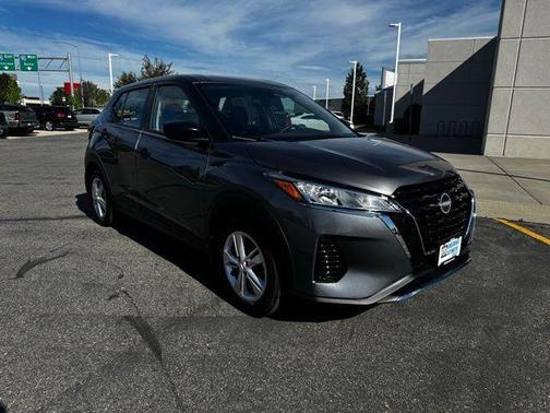 Gun Metallic 2024 Nissan Kicks S