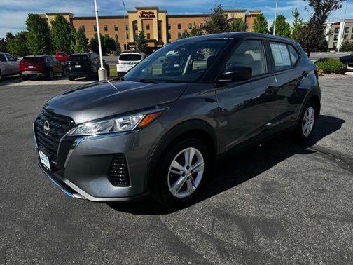 Gun Metallic 2024 Nissan Kicks S