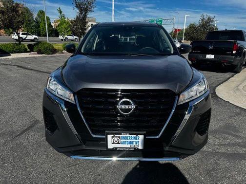 Gun Metallic 2024 Nissan Kicks S