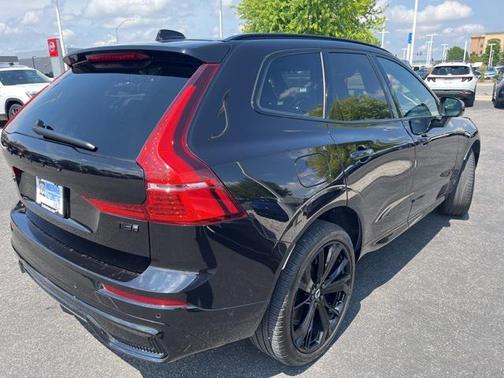 2025 Volvo XC60 Plug-In Hybrid T8 Ultra Black Edition