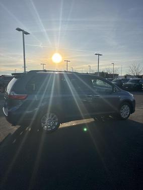 2016 Toyota Sienna XLE