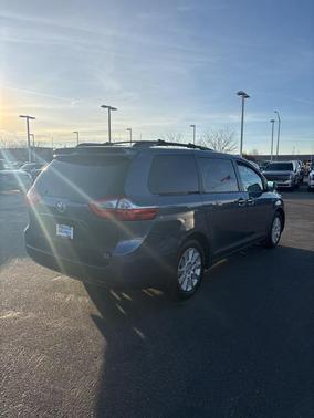 2016 Toyota Sienna XLE