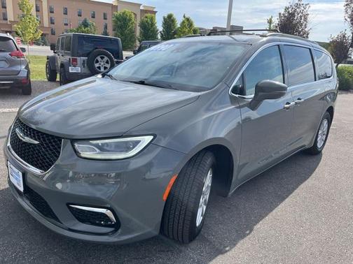 2022 Chrysler Pacifica Touring L