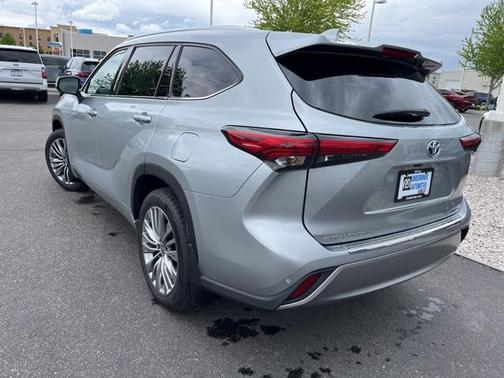 2020 Toyota Highlander Hybrid Platinum