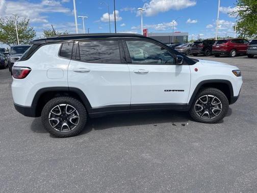 2024 Jeep Compass Trailhawk
