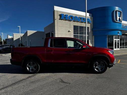 Radiant Red Metallic II 2023 Honda Ridgeline RTL