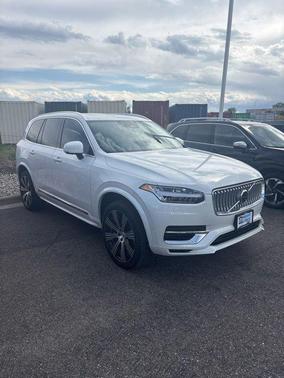 Crystal White Metallic 2024 Volvo XC90 Recharge Plug-In Hybrid T8 Ultimate 6-Seater