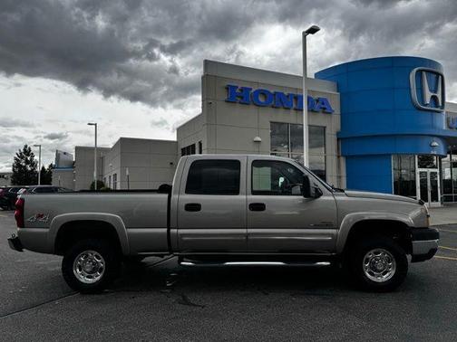 Gold 2003 Chevrolet Silverado 2500 LS H/D Crew Cab