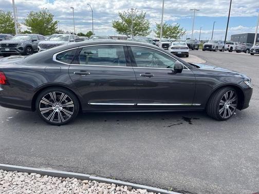 2022 Volvo S90 B6 Inscription