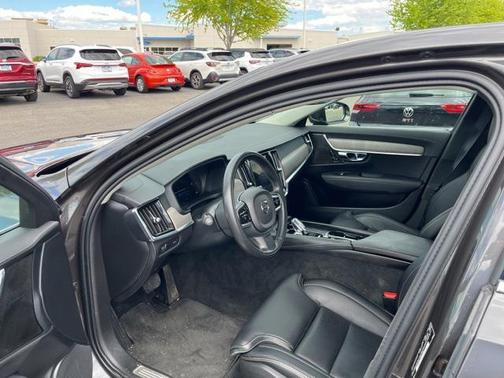 2022 Volvo S90 B6 Inscription