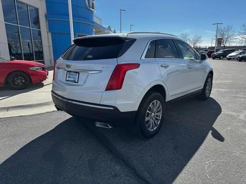Crystal White Tricoat 2017 Cadillac XT5 Luxury