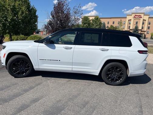 2023 Jeep Grand Cherokee L Summit Reserve