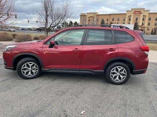 2023 Subaru Forester Premium