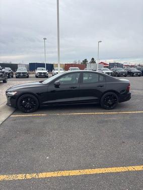 Onyx Black Metallic 2024 Volvo S60 B5 Plus Black Edition