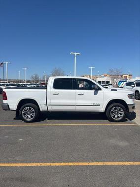 Ivory White Tri-Coat Pearlcoat 2023 RAM 1500 Limited