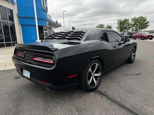 Pitch Black Clearcoat 2017 Dodge Challenger R/T