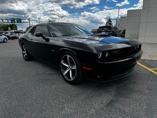 Pitch Black Clearcoat 2017 Dodge Challenger R/T