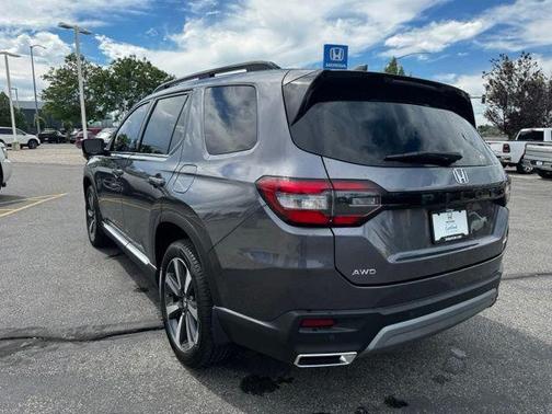 Gray 2023 Honda Pilot AWD Elite