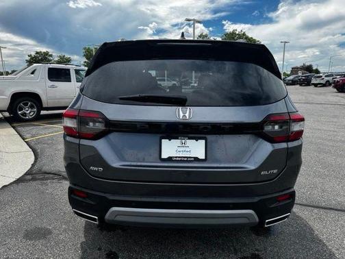 Gray 2023 Honda Pilot AWD Elite