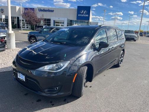2019 Chrysler Pacifica Touring L