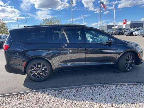 2019 Chrysler Pacifica Touring L