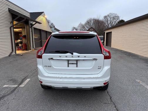 2015 Volvo XC60 T6 Premier Plus