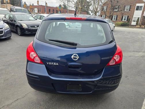 2012 Nissan Versa 1.8 SL