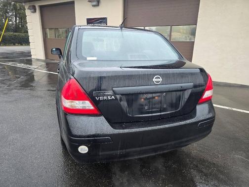 2009 Nissan Versa 1.6 Base