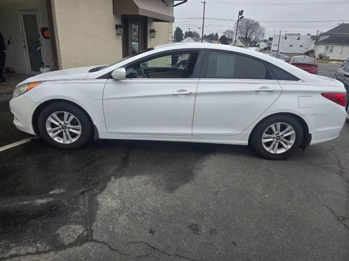 2013 Hyundai SONATA GLS