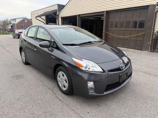 Winter Gray Metallic 2011 Toyota Prius II