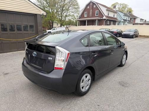 Winter Gray Metallic 2011 Toyota Prius II