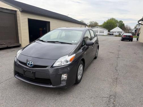 Winter Gray Metallic 2011 Toyota Prius II