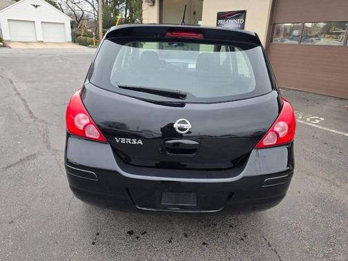 2010 Nissan Versa 1.8 SL