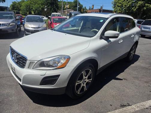 Ice White 2012 Volvo XC60 T6 R-Design Premier Plus