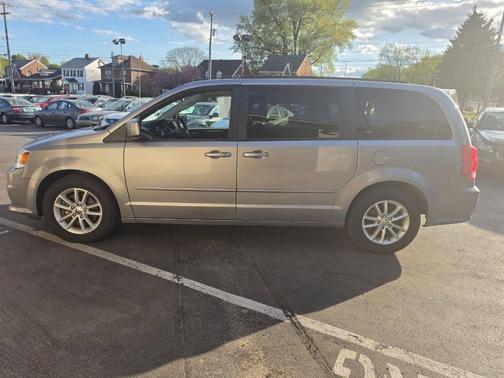 Brilliant Black Crystal Pearl Coat 2016 Dodge Grand Caravan SXT
