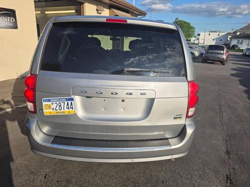Brilliant Black Crystal Pearl Coat 2016 Dodge Grand Caravan SXT