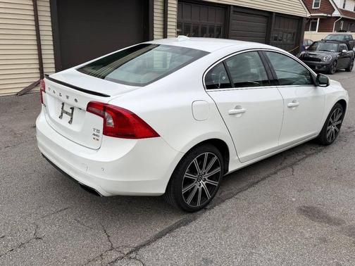 2014 Volvo S60 T5 Platinum