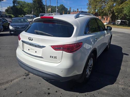 2009 INFINITI FX35 Base