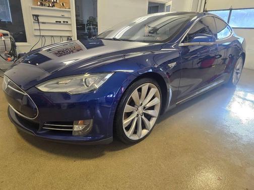 2015 Tesla Model S 85D