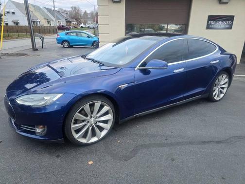 2015 Tesla Model S 85D