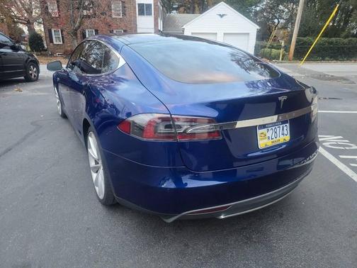 2015 Tesla Model S 85D