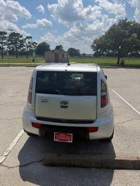 Silver 2010 Kia Soul +