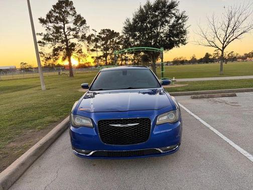 2019 Chrysler 300 S