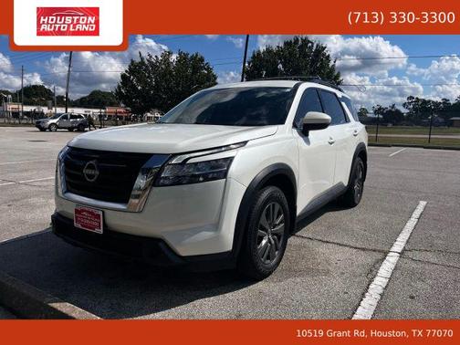 2022 Nissan Pathfinder SV