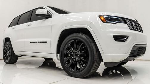 2022 Jeep Grand Cherokee Laredo