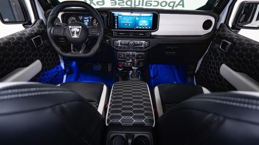 2025 Jeep Gladiator 8 Passenger