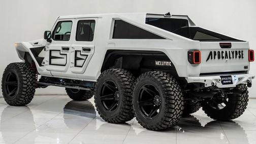 2025 Jeep Gladiator 8 Passenger