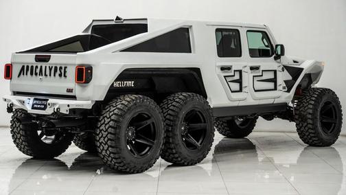 2025 Jeep Gladiator 8 Passenger