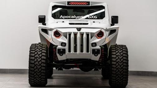 2025 Jeep Gladiator 8 Passenger