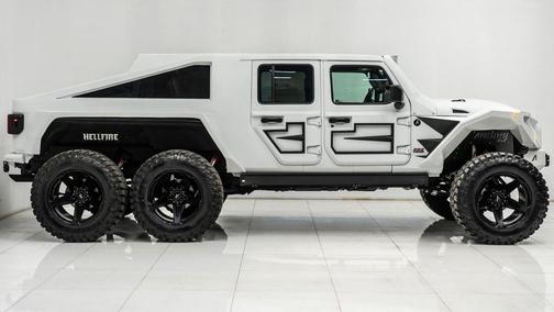 2025 Jeep Gladiator 8 Passenger